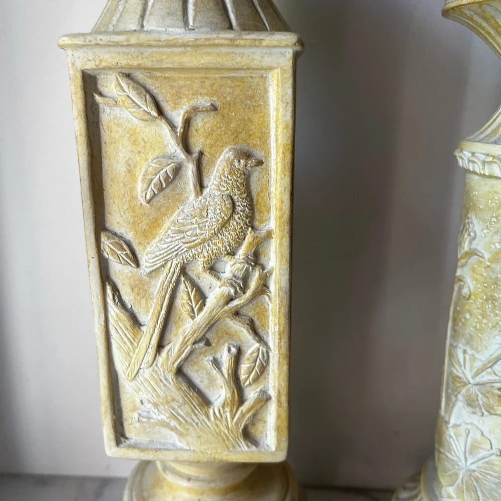 Elegant Decorative Set of 2 candle holders with birds